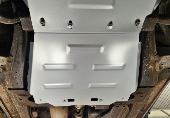Steel gearbox skid plate for Isuzu D-Max