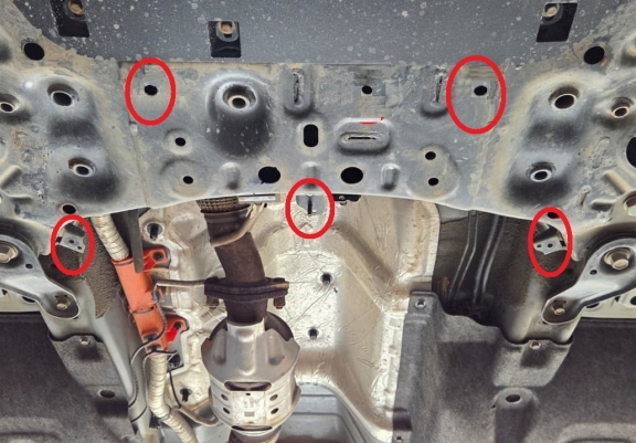 Steel catalytic converter guard for Kia Sportage