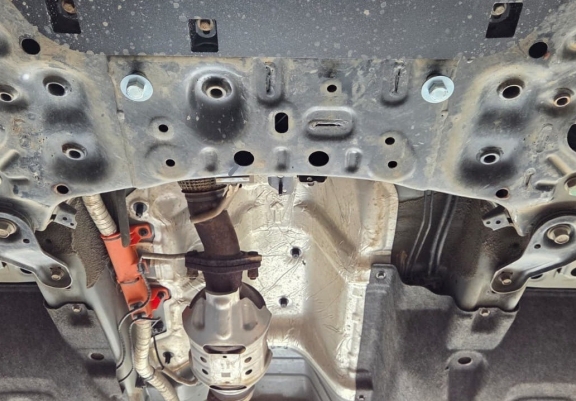 Steel catalytic converter guard for Kia Sportage